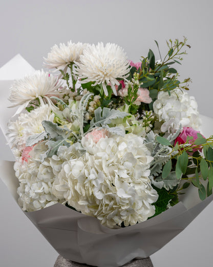Vase arrangement Fondness