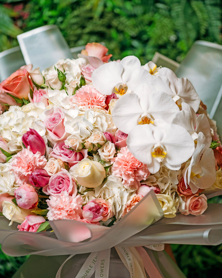 Signature bouquet Moments of happiness