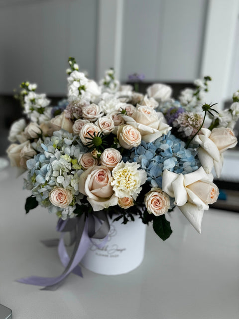 Flower box arrangement Chicory - DJ flowers