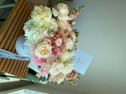 Flower box arrangement Citrine - DJ flowers