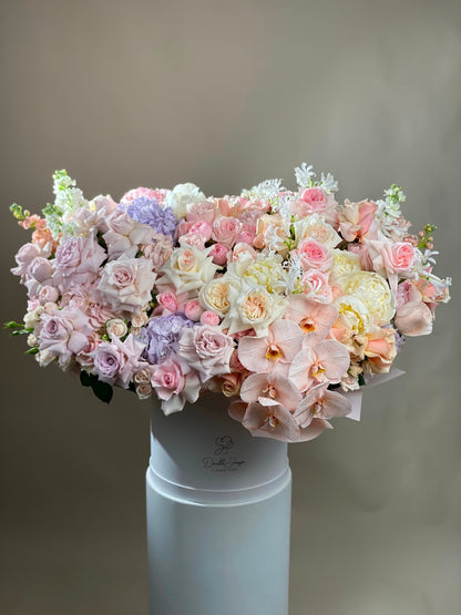 Flower box arrangement Opulent Delight - DJ flowers