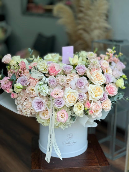 Flower box arrangement Sunshinebloom - DJ flowers