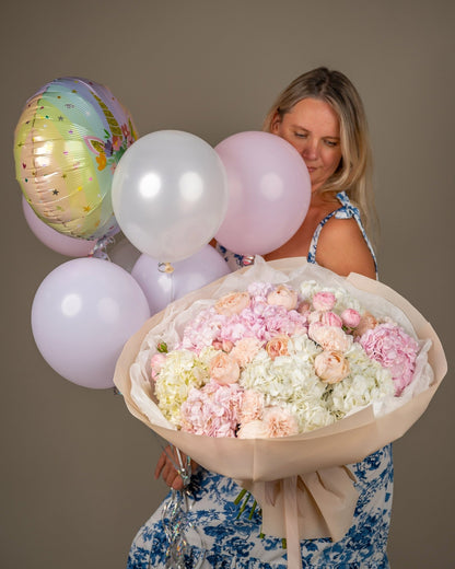 Gift set Blooms and Balloon Burst - DJ flowers