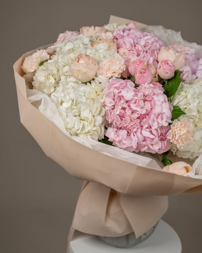 Gift set In Full Bloom Celebration - DJ flowers