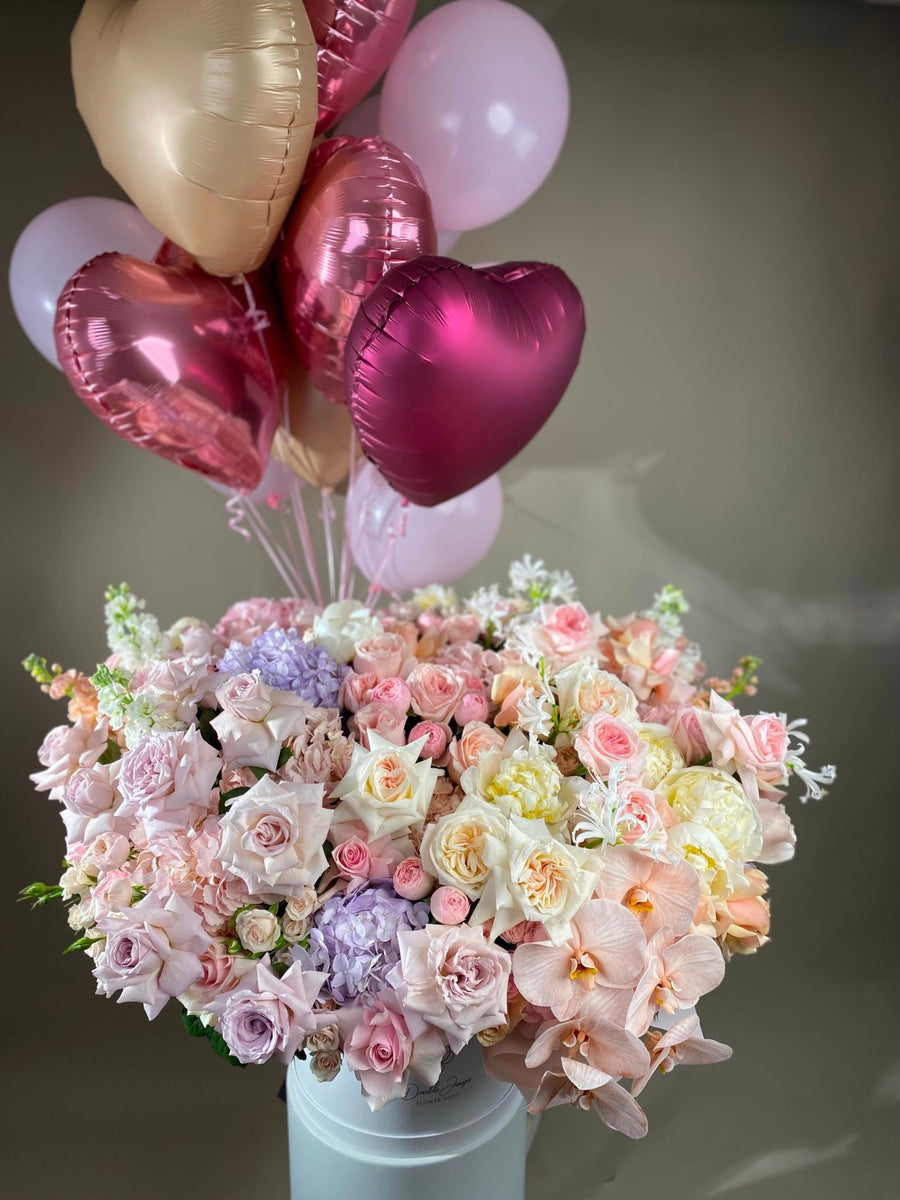 Gift set Lavish Love - DJ flowers