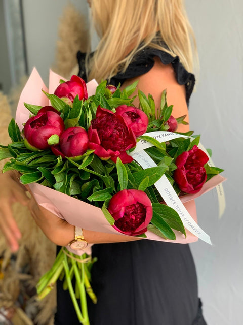 Monobouquet of red peonies Ruby Serenade - DJ flowers