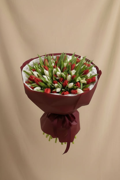 Monobouquet of tulips Spring Flame - DJ flowers