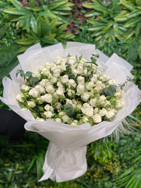Monobouquet of white spray roses Tranquility - DJ flowers
