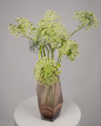 Monobouquet vase arrangement Artistic Flair - DJ flowers