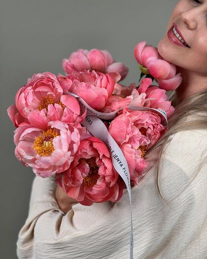 Peony monobouquet Coral Sunset - DJ flowers