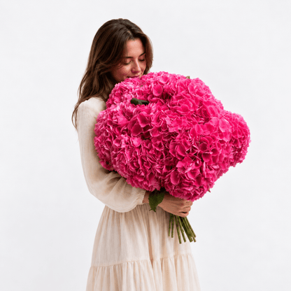 Pink hydrangea bouquet Featherweight - DJ flowers