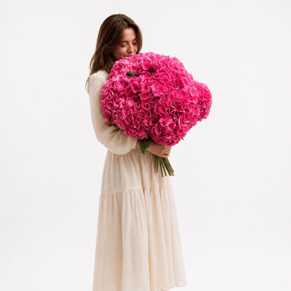 Pink hydrangea bouquet Featherweight - DJ flowers