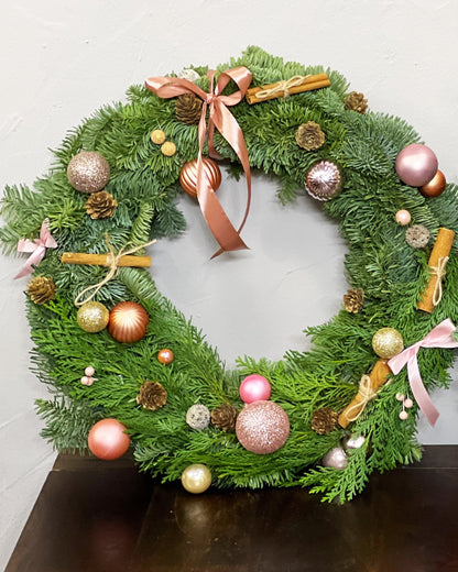 Pink lights Christmas wreath - DJ flowers