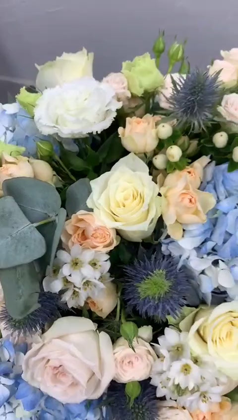 Gorgeous gesture box arrangement product video
