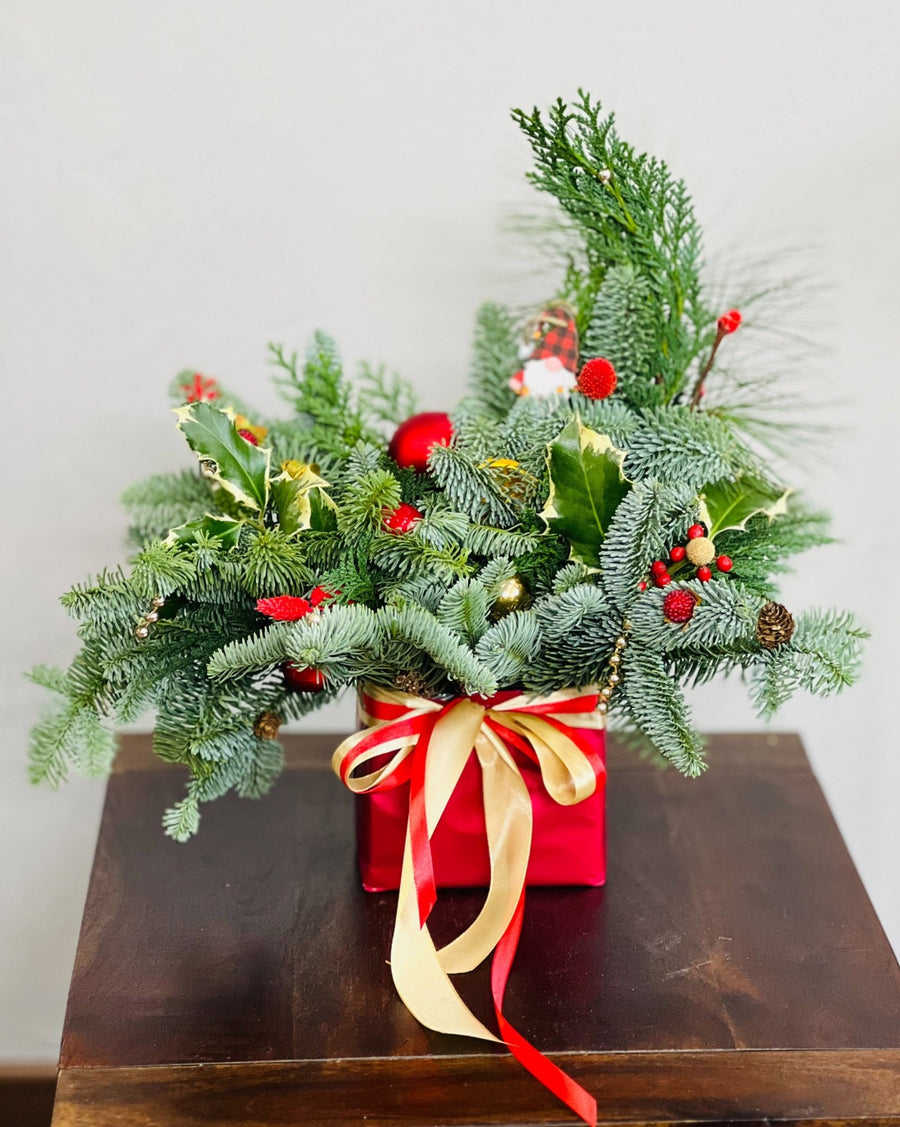 Red spirit of Christmas - DJ flowers