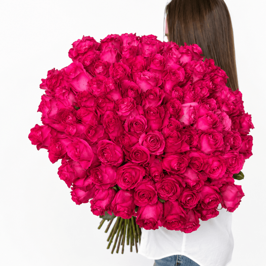 Rose bouquet in vivid pink, Saint Louise - DJ flowers