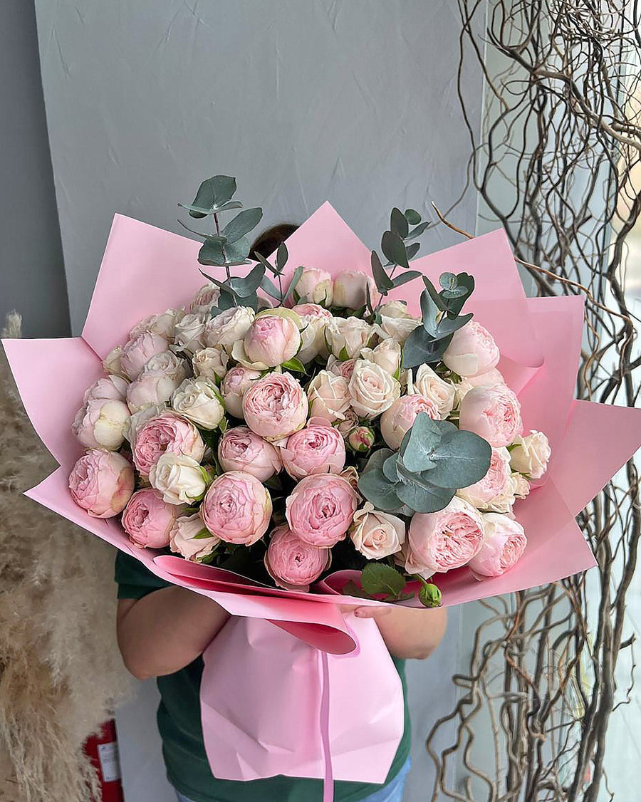 Rose bouquet with peony roses My Pudding - DJ flowers