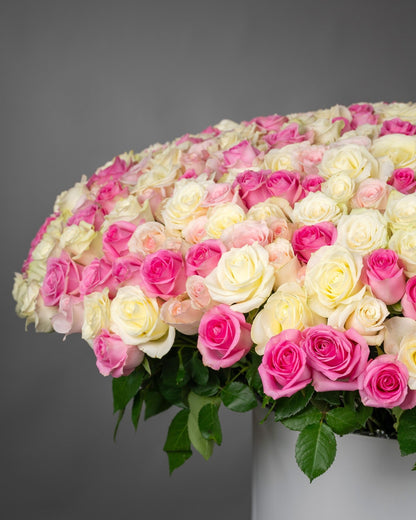 Rose Box arrangement Garden Candy - DJ flowers