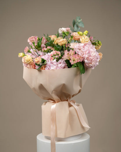 Signature bouquet Aerial Petals - DJ flowers