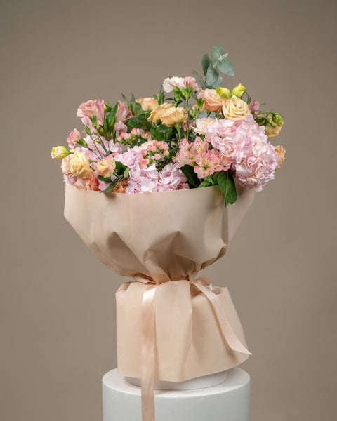 Signature bouquet Aerial Petals - DJ flowers