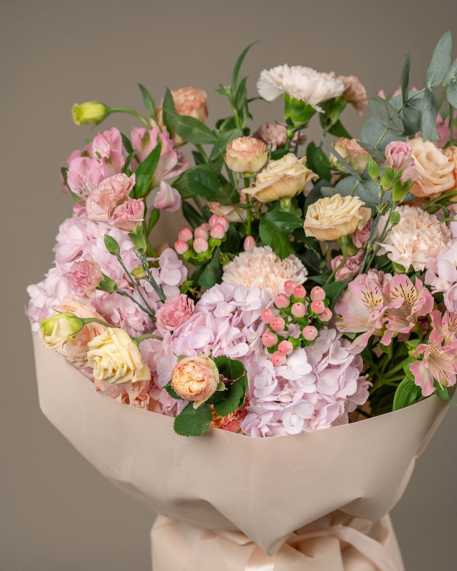 Signature bouquet Aerial Petals - DJ flowers