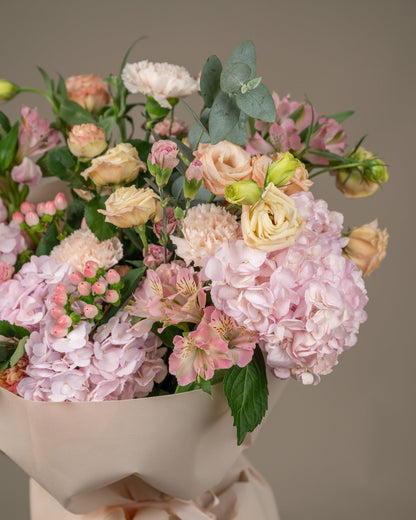 Signature bouquet Aerial Petals - DJ flowers
