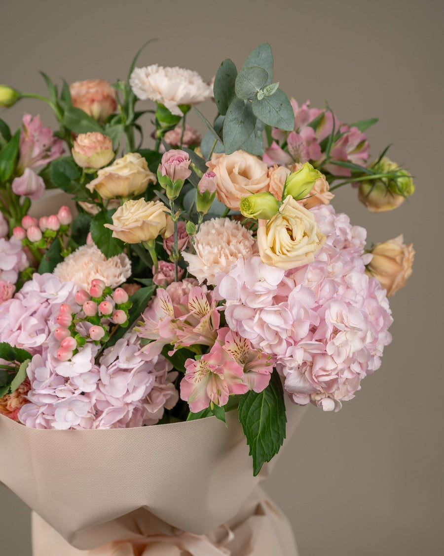 Signature bouquet Aerial Petals - DJ flowers