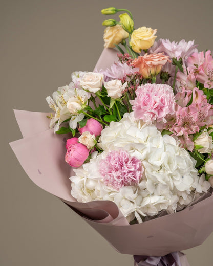 Signature bouquet Blooming Bliss - DJ flowers