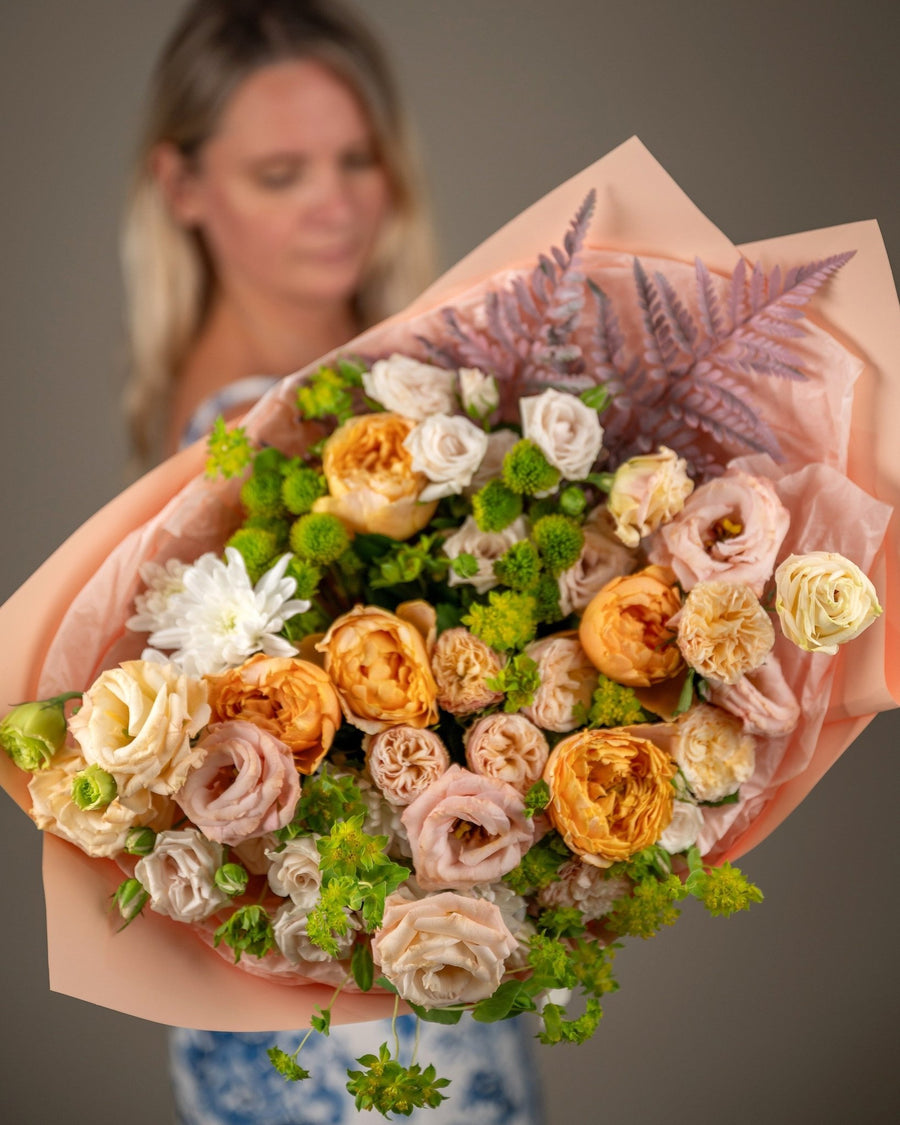 Signature bouquet Flowers Aloft - DJ flowers