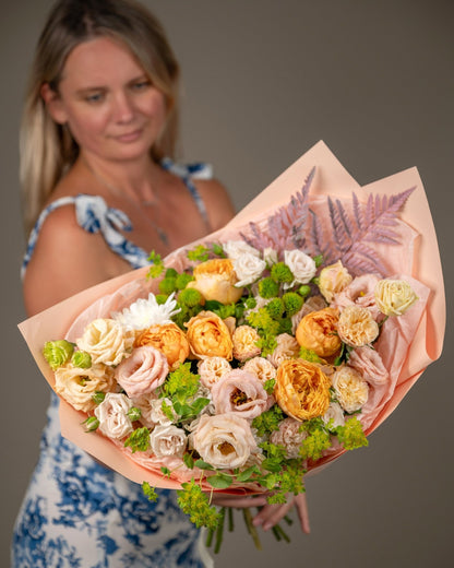 Signature bouquet Flowers Aloft - DJ flowers