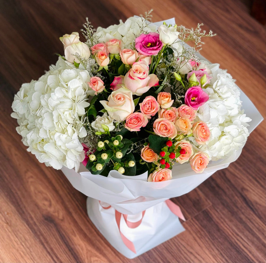Signature bouquet Happy as we are - DJ flowers