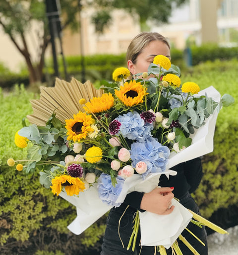 Signature bouquet Immense joy - DJ flowers