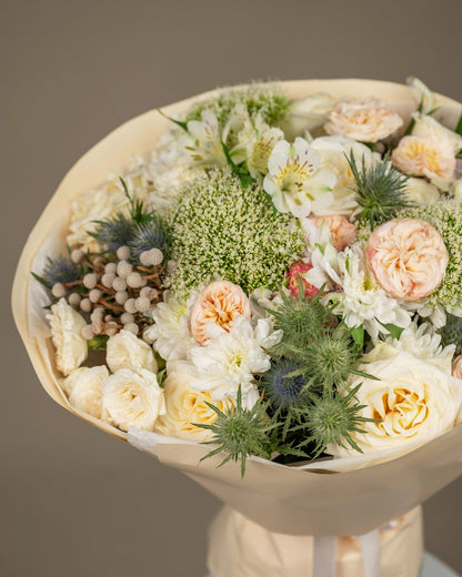 Signature bouquet Meadow Marvel - DJ flowers