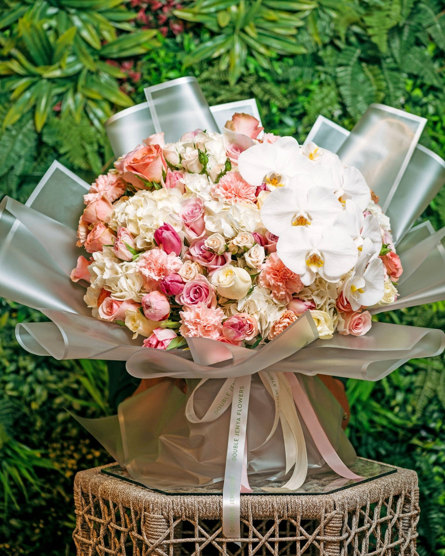 Signature bouquet Moments of happiness - DJ flowers