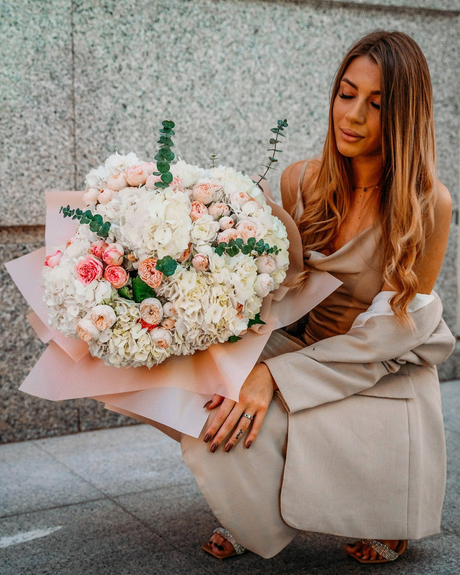 Signature bouquet Reveal - DJ flowers