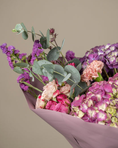 Signature bouquet Springtime Spectacle - DJ flowers