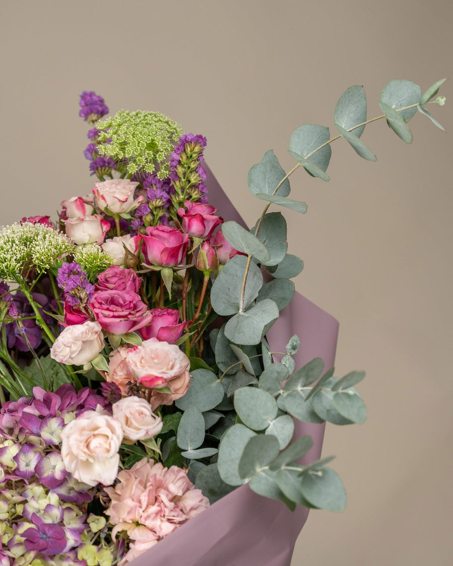 Signature bouquet Springtime Spectacle - DJ flowers
