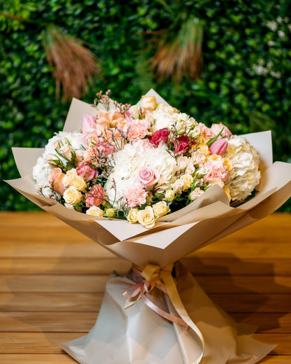 Signature bouquets For the best - DJ flowers