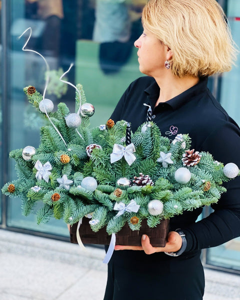 Silver Christmas spirit box - DJ flowers
