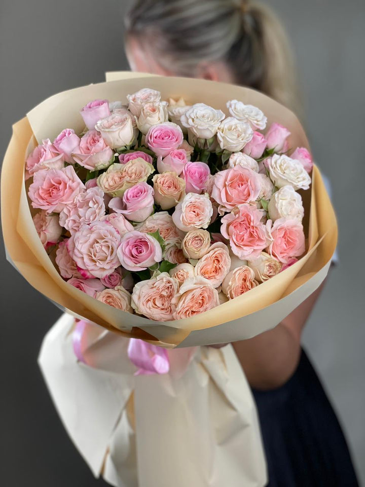 Кустовые розы Pure gesture