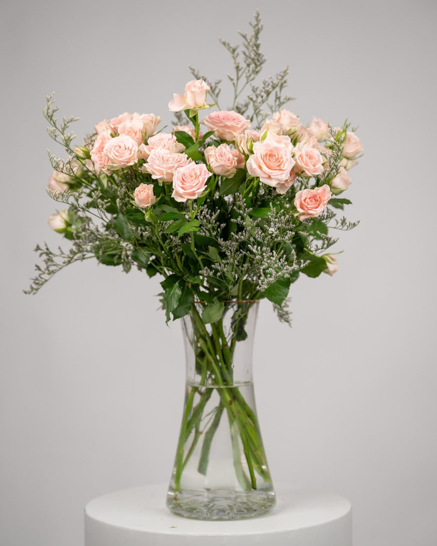 Spray roses vase arrangement Chic Style - DJ flowers