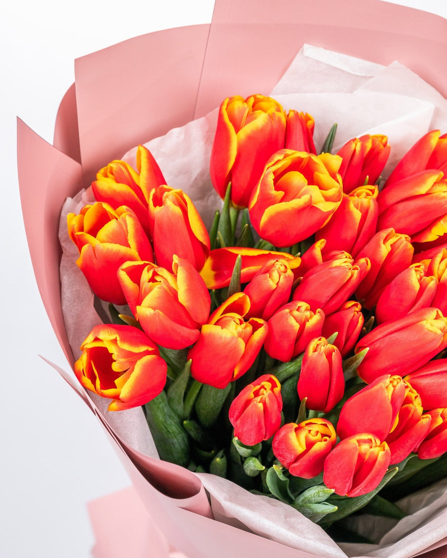 Tulips bouquet Red Romance - DJ flowers