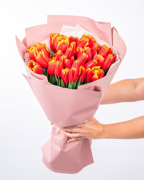 Tulips bouquet Red Romance - DJ flowers