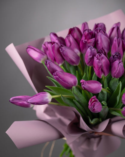 Tulips bouquet Royal Amethyst - DJ flowers