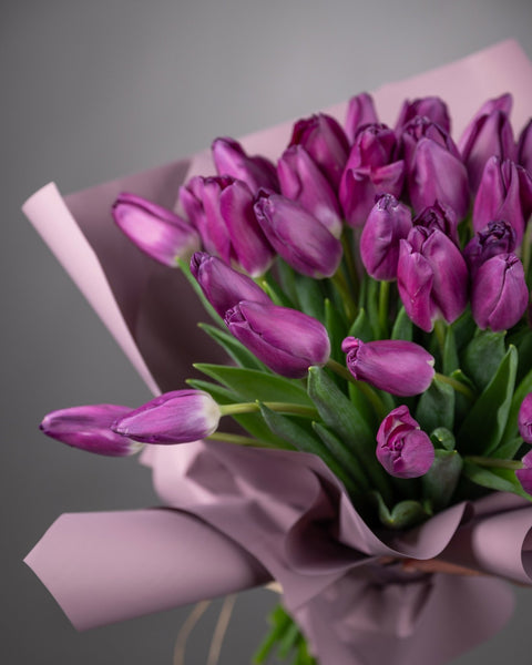 Tulips bouquet Royal Amethyst - DJ flowers