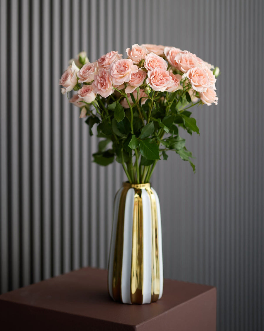 Vase arrangement Ladies Day - DJ flowers