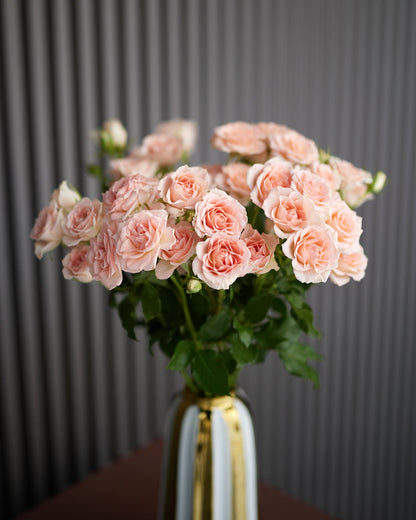 Vase arrangement Ladies Day - DJ flowers
