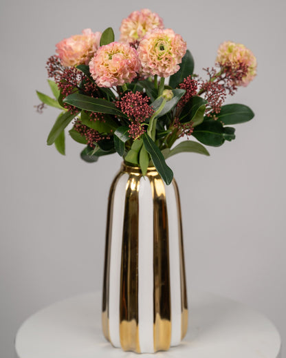 Vase arrangement Merriment Marvel - DJ flowers