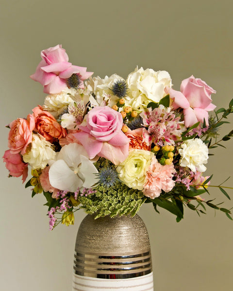 Vase arrangement Reasonable - DJ flowers