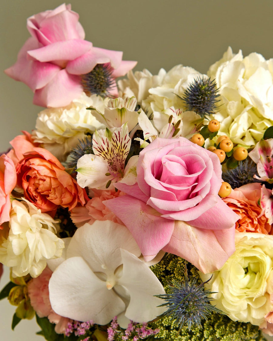 Vase arrangement Reasonable - DJ flowers